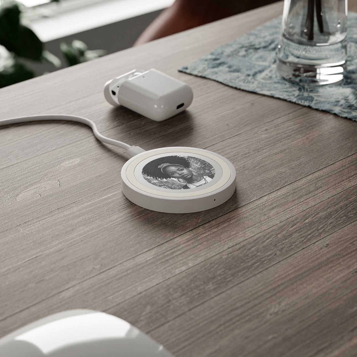 Crowned in Confidence Quake Wireless Charging Pad